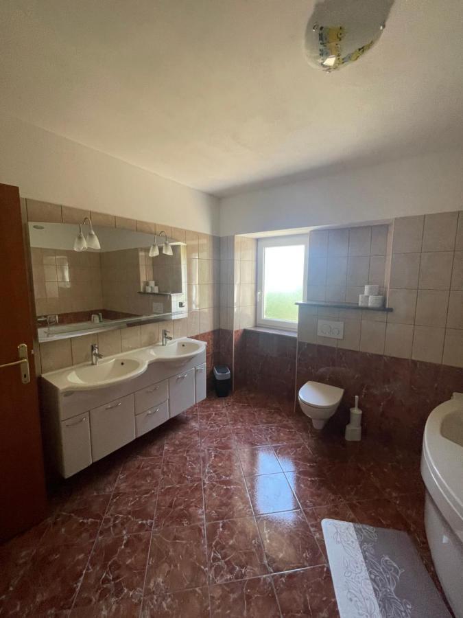 Apartma Vatovec Анкаран Екстериор снимка